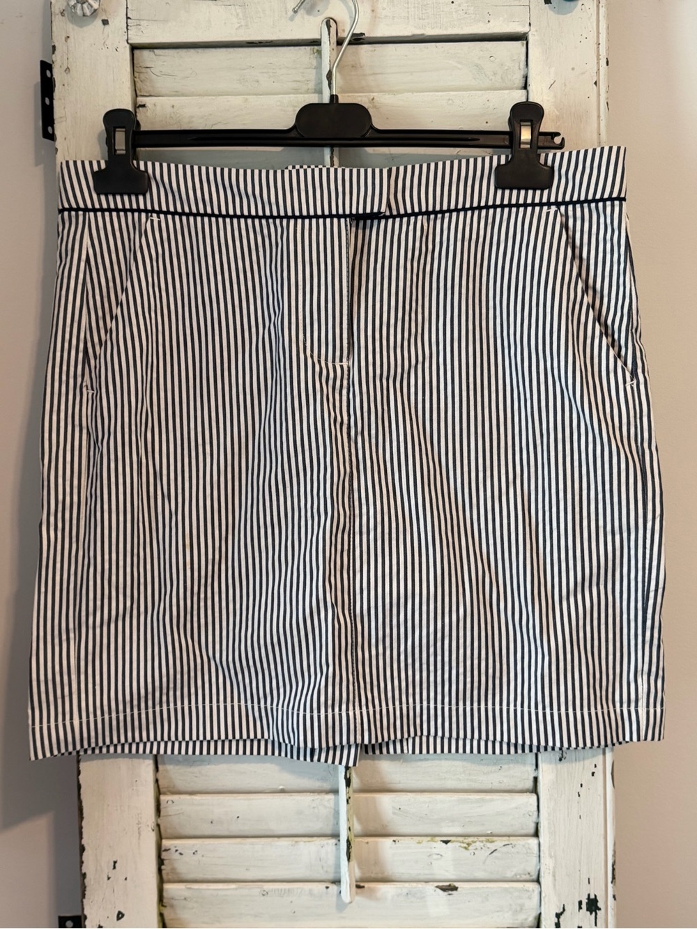 TOMMY HILFIGER Coastal preppy style cotton striped mini skirt with pockets